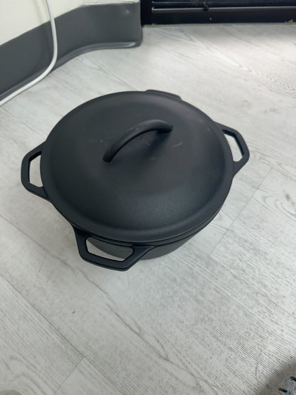 GRILLEST  Cast Iron Dutch Oven Set